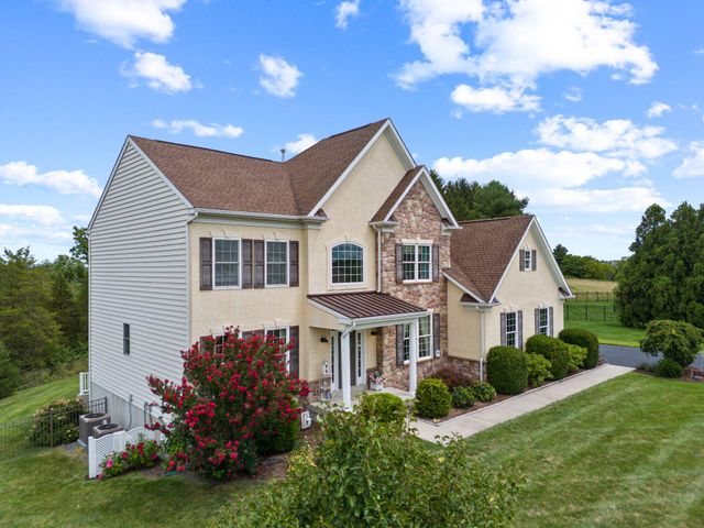 2124 ARBORDALE CIR, Schwenksville, PA 19473
