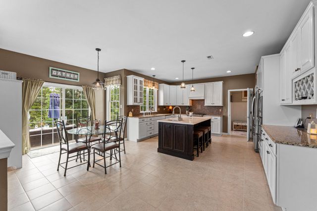 2124 ARBORDALE CIR, Schwenksville, PA 19473