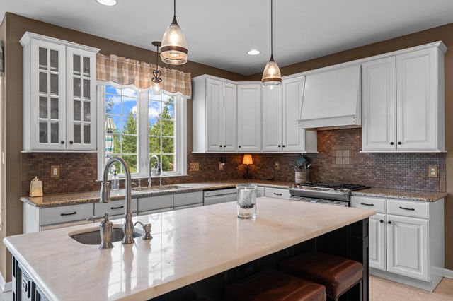 2124 ARBORDALE CIR, Schwenksville, PA 19473