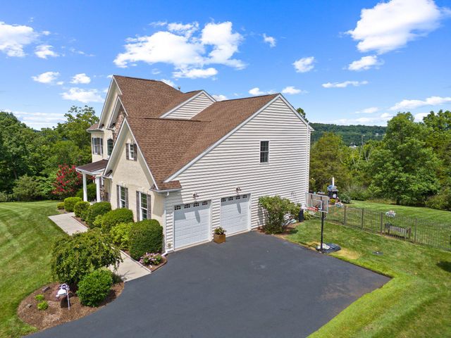 2124 ARBORDALE CIR, Schwenksville, PA 19473