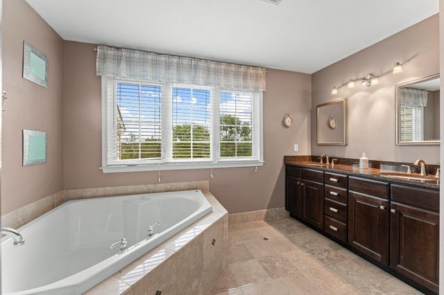 2124 ARBORDALE CIR, Schwenksville, PA 19473