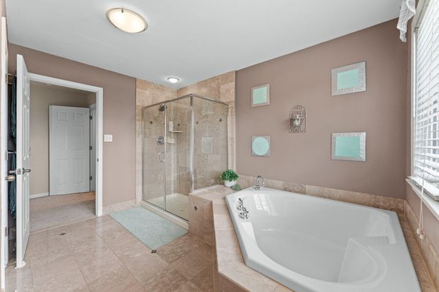 2124 ARBORDALE CIR, Schwenksville, PA 19473