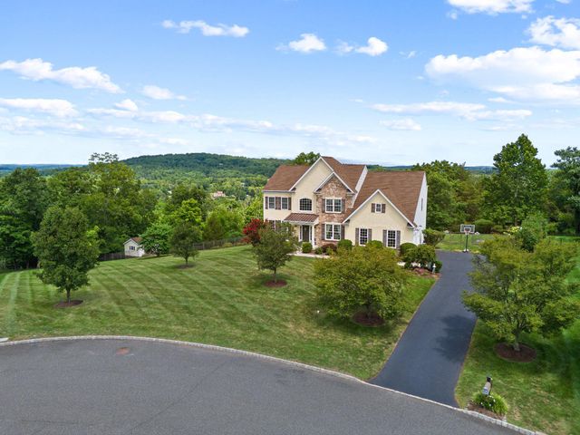 2124 ARBORDALE CIR, Schwenksville, PA 19473