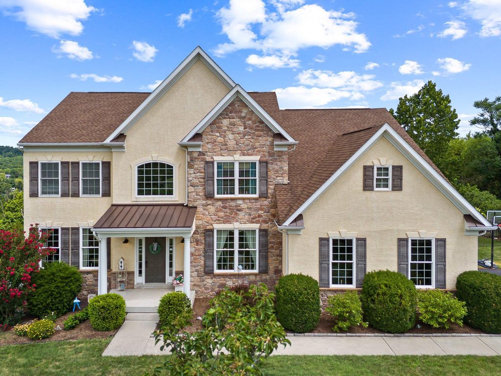 2124 ARBORDALE CIR, Schwenksville, PA 19473