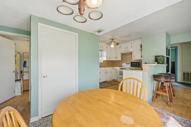 300 16th Avenue N, Texas City, TX 77590