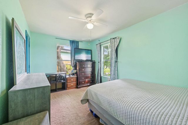 300 16th Avenue N, Texas City, TX 77590