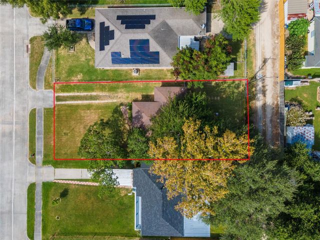 300 16th Avenue N, Texas City, TX 77590