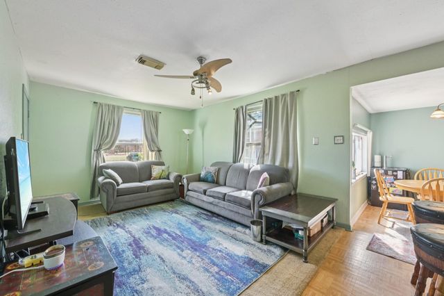 300 16th Avenue N, Texas City, TX 77590