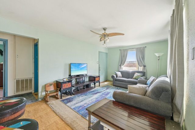 300 16th Avenue N, Texas City, TX 77590