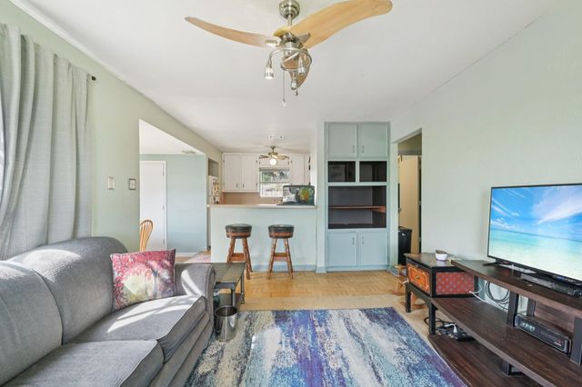 300 16th Avenue N, Texas City, TX 77590