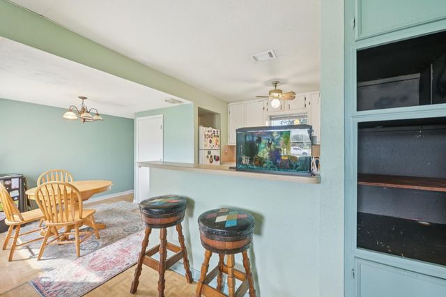 300 16th Avenue N, Texas City, TX 77590