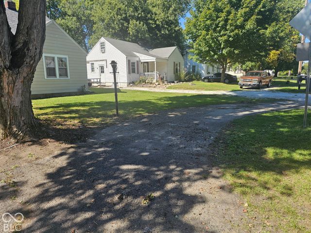 211 Nursery Road, Anderson, IN 46012
