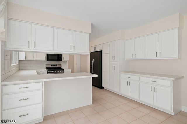 526 County Road 579, Raritan Twp., NJ 08551