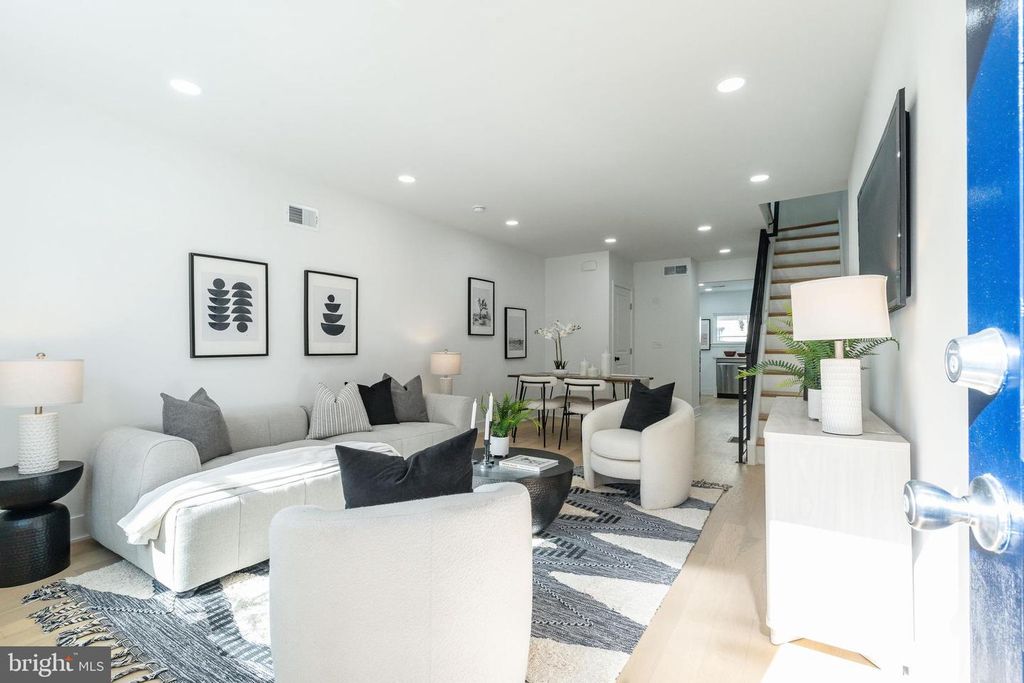 351 FITZGERALD ST, Philadelphia, PA 19148