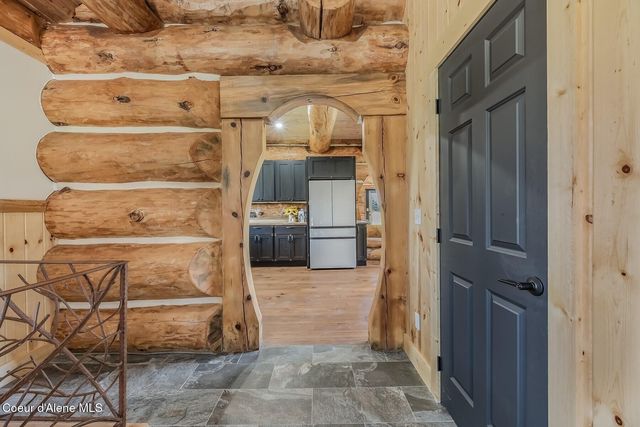 158 W Mountainview Rd, Moyie Springs, ID 83845