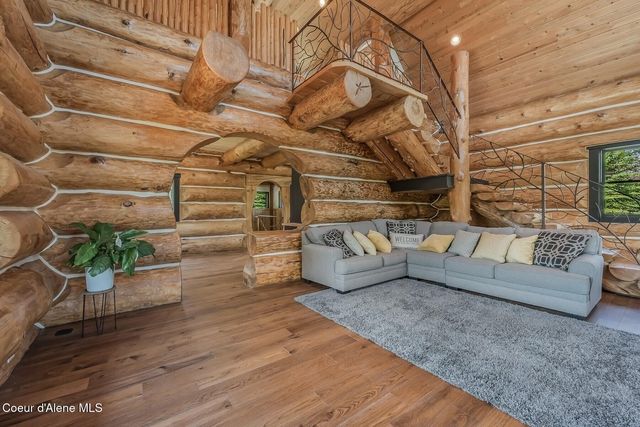 158 W Mountainview Rd, Moyie Springs, ID 83845