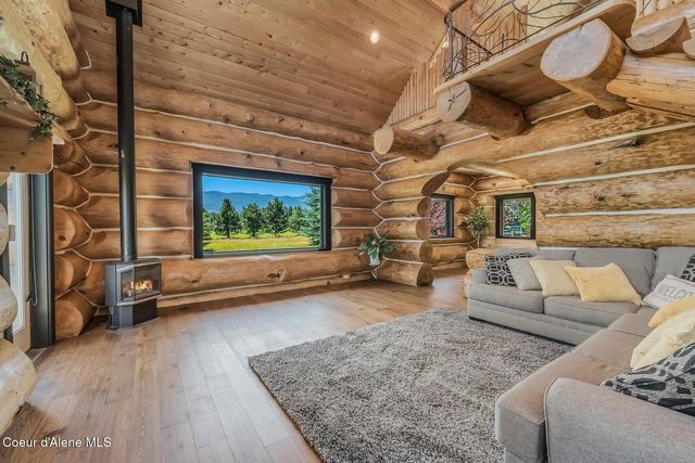 158 W Mountainview Rd, Moyie Springs, ID 83845