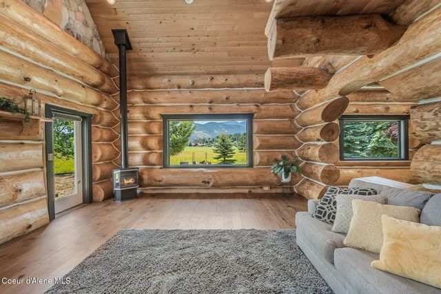 158 W Mountainview Rd, Moyie Springs, ID 83845