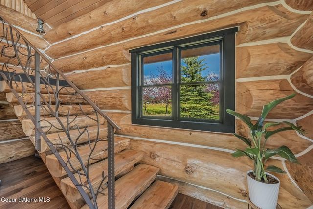 158 W Mountainview Rd, Moyie Springs, ID 83845