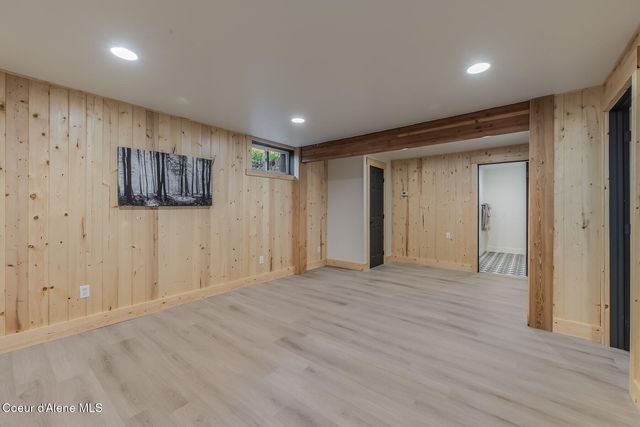 158 W Mountainview Rd, Moyie Springs, ID 83845