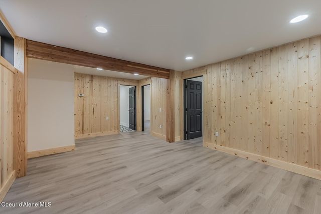 158 W Mountainview Rd, Moyie Springs, ID 83845