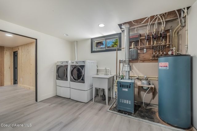 158 W Mountainview Rd, Moyie Springs, ID 83845