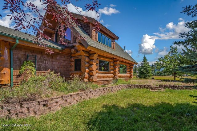 158 W Mountainview Rd, Moyie Springs, ID 83845