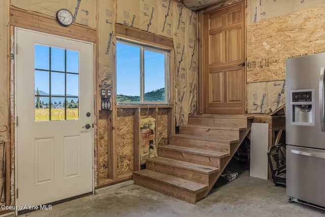 158 W Mountainview Rd, Moyie Springs, ID 83845