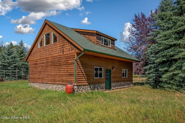 158 W Mountainview Rd, Moyie Springs, ID 83845