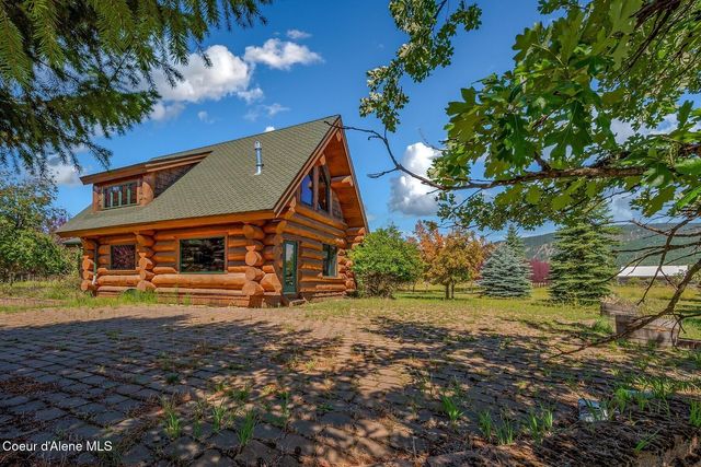 158 W Mountainview Rd, Moyie Springs, ID 83845