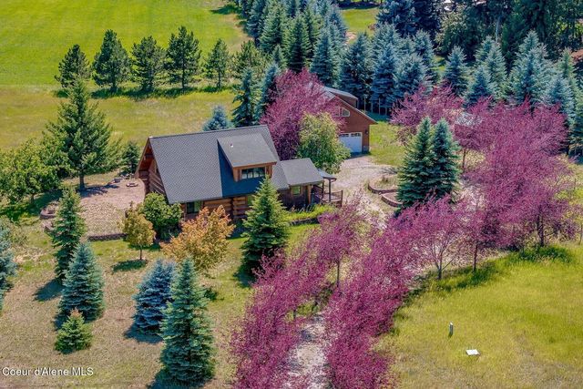 158 W Mountainview Rd, Moyie Springs, ID 83845