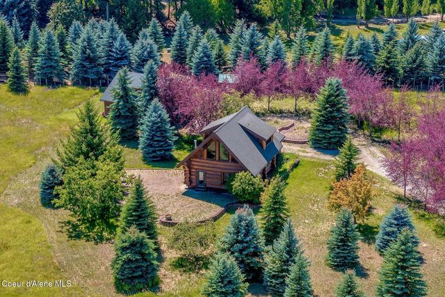 158 W Mountainview Rd, Moyie Springs, ID 83845