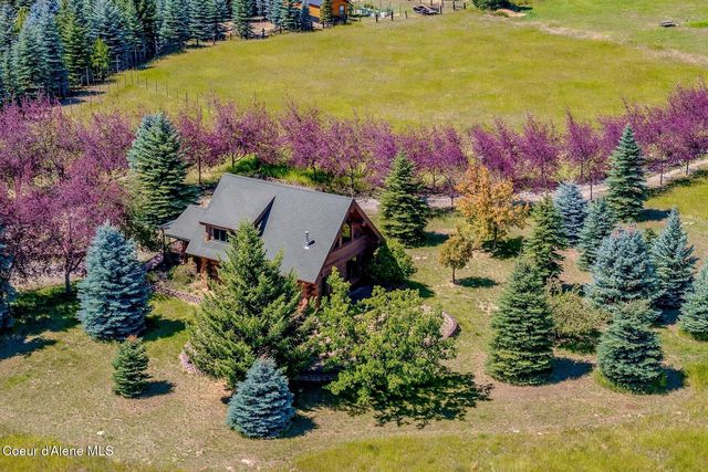 158 W Mountainview Rd, Moyie Springs, ID 83845