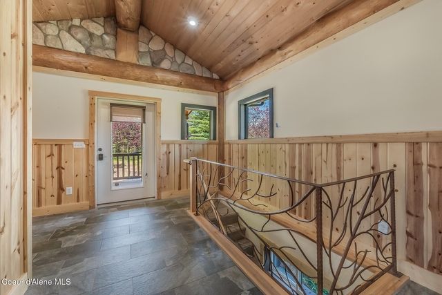 158 W Mountainview Rd, Moyie Springs, ID 83845