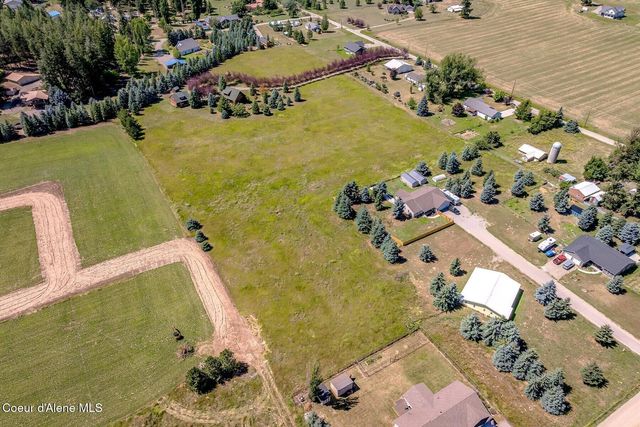 158 W Mountainview Rd, Moyie Springs, ID 83845