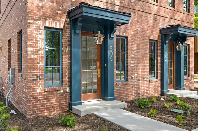 506 NW B Street, Bentonville, AR 72712
