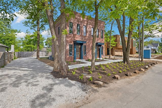 506 NW B Street, Bentonville, AR 72712