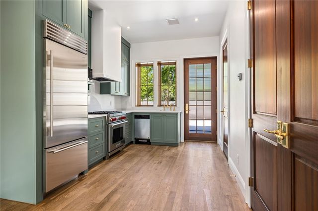 506 NW B Street, Bentonville, AR 72712