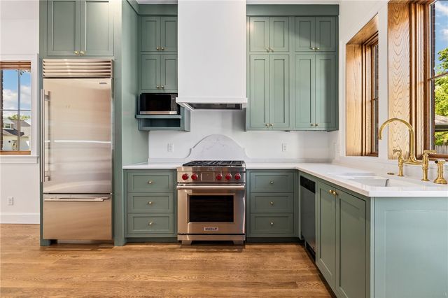 506 NW B Street, Bentonville, AR 72712