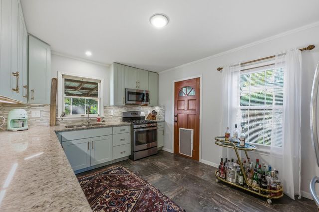 1101 Arcadia Ave, Austin, TX 78757