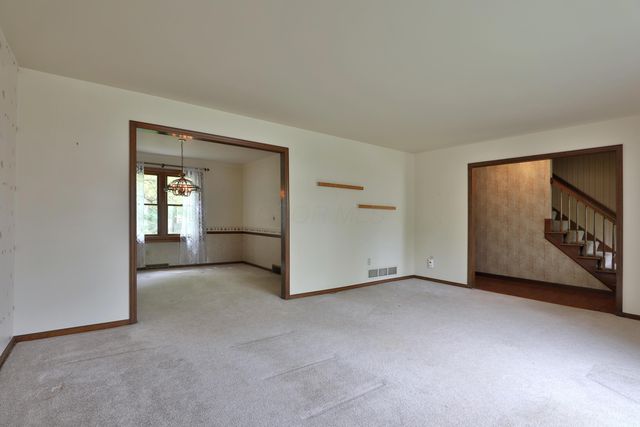 1033 Firth Avenue, Columbus, OH 43085
