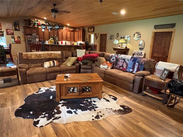9187 Fm1486 P O Box 267 Road, Richards, TX 77873