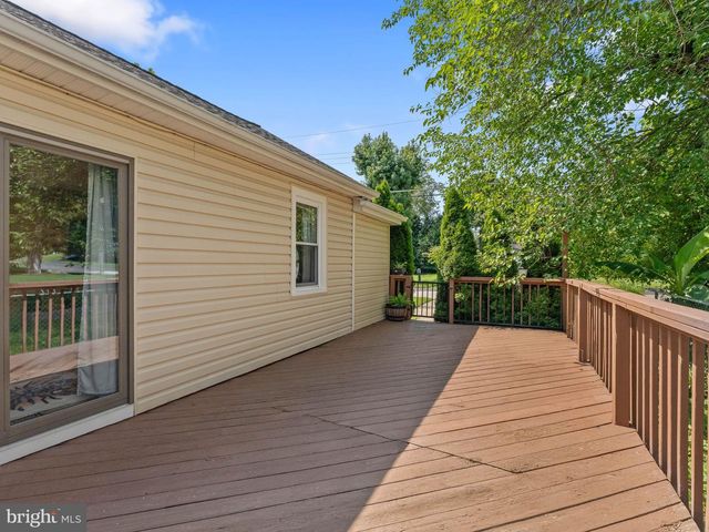 329 3RD AVE, Lindenwold, NJ 08021