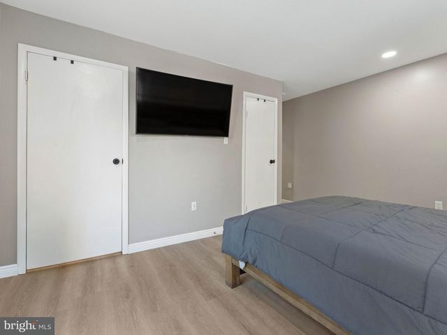 329 3RD AVE, Lindenwold, NJ 08021