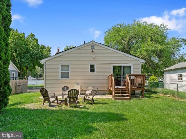 329 3RD AVE, Lindenwold, NJ 08021