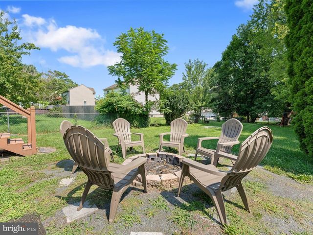 329 3RD AVE, Lindenwold, NJ 08021