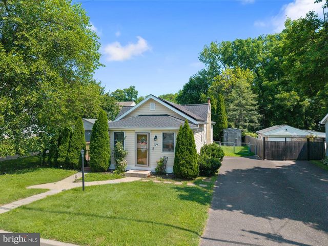 329 3RD AVE, Lindenwold, NJ 08021
