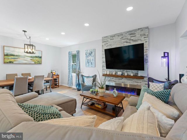 329 3RD AVE, Lindenwold, NJ 08021
