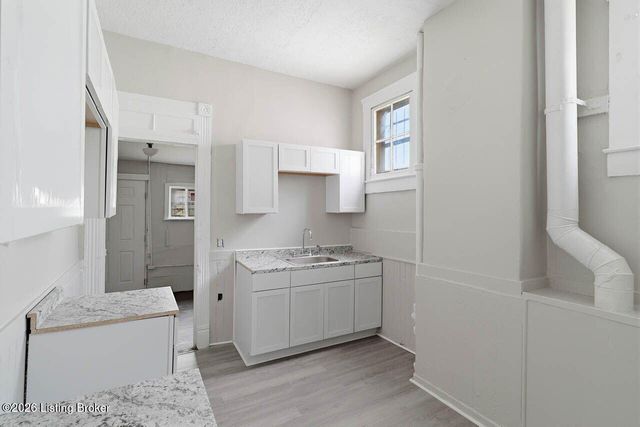 2324 Magazine St, Louisville, KY 40211