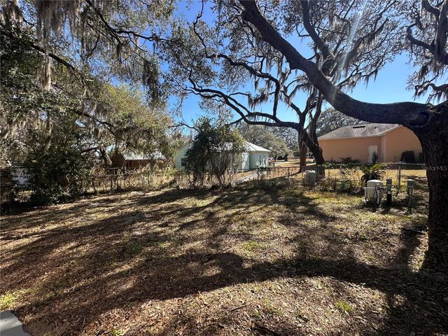 5520 OHIO AVENUE, Lady Lake, FL 32159